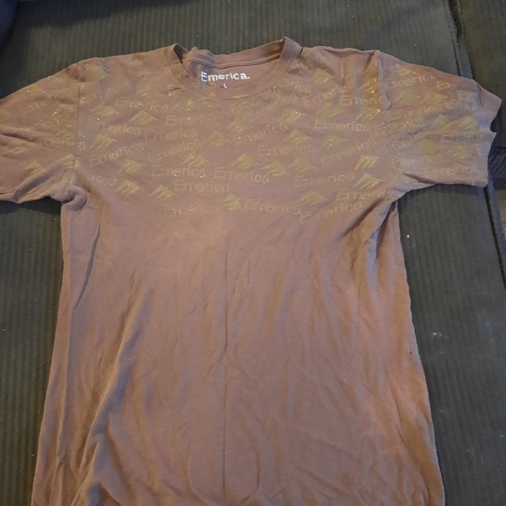 Mens sz large Emerica T-shirt